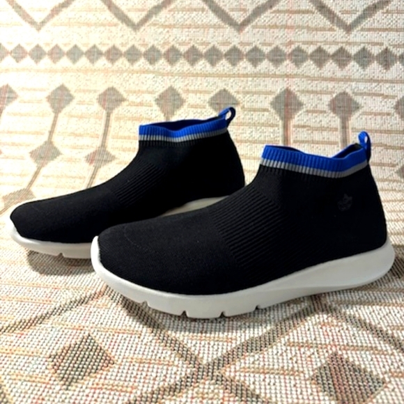 .Brand: Waco Shoe Company, Style: Pure LoveSize: 8.5, Color: Black with blue - Picture 1 of 6